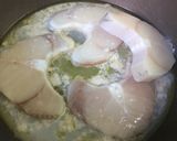 Foto del paso 5 de la receta Cazón en salsa verde con guisantes