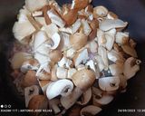 Foto del paso 3 de la receta: Guiso otoñal (patatas+setas)🍂🍁🍄🍄