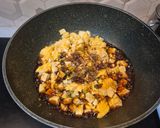 Foto langkah ke 3 dari resep Oseng Tahu Telur.