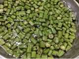 बरबटी शेंगा मिक्स बटाटा (Barbati Shenga Mix Batata Recipe In Marathi)