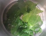 A picture of step 2 of Steamed sprouts salad.