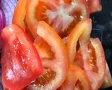 Foto del paso 1 de la receta: Ensalada de vegetales al horno 🧅🍅