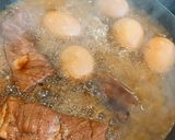 A picture of step 3 of Long Xuyen Broken Rice (Caramelized Pork and Egg).