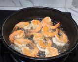 Foto langkah ke 1 dari resep Udang dan Paprika Saus Tiram.