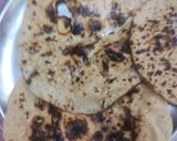 उल्टे तवे की रोटी (Ulte tave ki roti recipe in hindi) रेसिपी चरण 3 फोटो