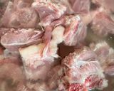 A picture of step 2 of Radish Soup with Pork Ribs and Shiitake Mushrooms.