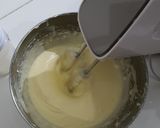 Foto langkah ke 4 dari resep Birthday burnt cheese cake.