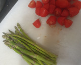 Foto del paso 1 de la receta: Garbanzos salteados con cherry, espárrago triguero y sobrasada