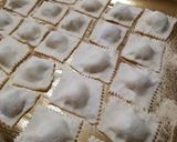 Foto del passaggio 5 della ricetta Ravioli ricotta e bietole