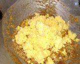 A picture of step 4 of Moong dal kochori.