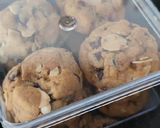 Foto langkah ke 4 dari resep Cookies Monster Anti Gagal.