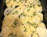 Foto del paso 1 de la receta: Dorada al horno con patatas, setas y jamón