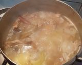 A picture of step 2 of Yakhni soup (chicken or meat stock).