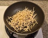 木耳鱈魚香絲炒鹹豬肉的食譜步驟2照片