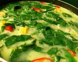 Foto langkah ke 5 dari resep Gulai Bening Daun Katuk.