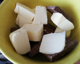 Foto del paso 1 de la receta: Muffins de chocolate con leche y nueces