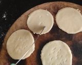 A picture of step 3 of Sweet Mathri.