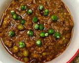 A picture of step 7 of Keema matar masala.