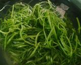 Foto langkah ke 3 dari resep Mie Kangkung.