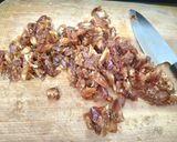A picture of step 1 of Dates Halwa.
