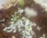 A picture of step 5 of Thai style beef noodles.