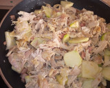 Foto del paso 1 de la receta: Pastel de calabacín, pollo, bacon y espinacas 😍😍