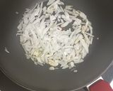 Foto del paso 2 de la receta: Curry verde de calabacín, manzana y soja texturizada
