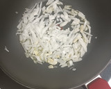 Foto del paso 2 de la receta: Curry verde de calabacín, manzana y soja texturizada