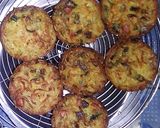 Foto langkah ke 5 dari resep Omelet Mie n Sosis Or Noodle n Sausage Omelette.