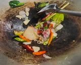Foto langkah ke 2 dari resep Telur Ceplok Bumbu Kecap Pedas Manis.