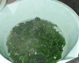 Foto langkah ke 3 dari resep Tumis Bunga Pepaya, Daun Pepaya Jepang, Teri Saos Tiram.