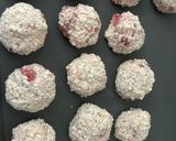 Epres-kókuszos túrógolyó (diétásan) recept fázis 3 fotója