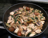 Foto del paso 2 de la receta: Tallarines vegetales con pollo y verduras