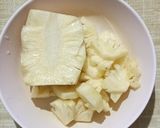 Foto langkah ke 1 dari resep Cambodian Spiced Pineapple | Rujak Nanas Ala Kamboja.