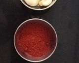 A picture of step 1 of Kathiyawadi garlic chutney.