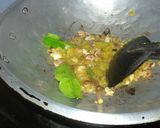 Foto langkah ke 5 dari resep Sayur Petis Tahu Telur.