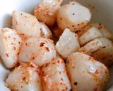 Hình bước làm 2 của món Salad Cồi Sò Điệp Áp Chảo