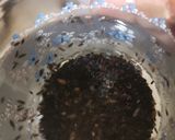 A picture of step 1 of Strawberry shake.
