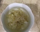 Hình bước làm 1 của món Nộm sứa đơn giản mà hiệu quả
