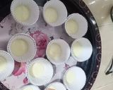 Foto langkah ke 5 dari resep Bolu Kukus Mekar Zebra.