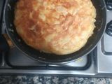 Tortilla de patata rellena de queso y york