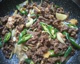 Foto langkah ke 5 dari resep Tumis Sapi Cabe Ijo (hokben).