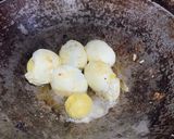 Foto langkah ke 1 dari resep Opor Telur Bumbu Iloni.