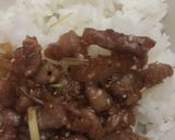 Hình bước làm 2 của món Thịt heo kho sả, hành, mè