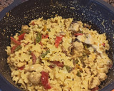 Foto del paso 3 de la receta: Pasta con salsa cremosa de fajitas de pollo