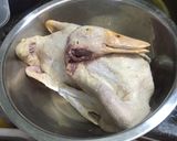 Hình bước làm 1 của món Vịt tiềm hạt sen