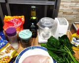 Foto del paso 1 de la receta: Hamburguesas y Nuggets de pollo 🍗 y espinaca 🥬 😋✌🏼🇺🇾