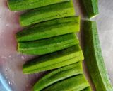 A picture of step 3 of Masala Bhindi Fry.