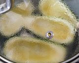 Foto del paso 1 de la receta: Calabacitas rellenas de huitlacoche y queso