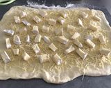 Une image de l'étape 1 de Baguettes farcies moutarde gruyère camembert.